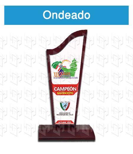 trofeo ondeado en madera para placa
