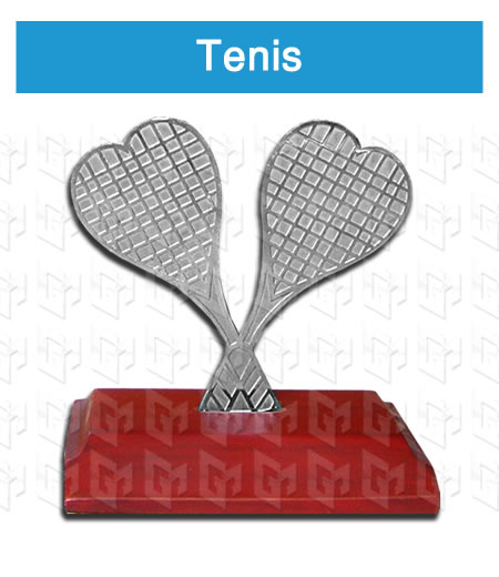 trofeo de tenis en madera