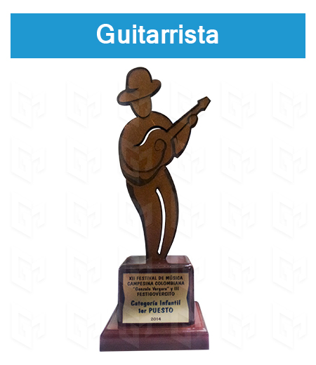 trofeo guitarrista madera